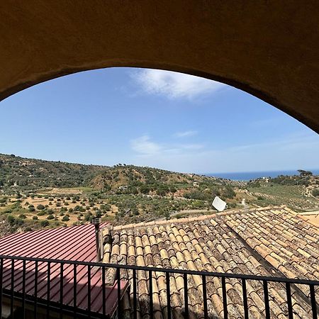 Bed and Breakfast Il Borgo&il Feudo Badolato Esterno foto